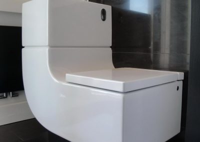 Waschbecken-WC-Kombination mit Wasser-Recycling