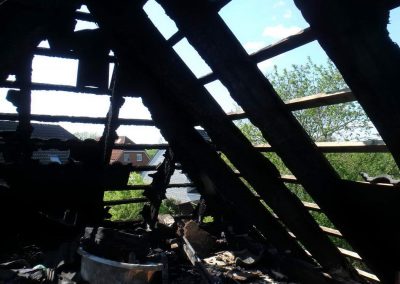 zerstörter Dachstuhl nach dem Brand