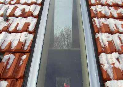 Doppel-Lichtband im Dach eines Neubaus